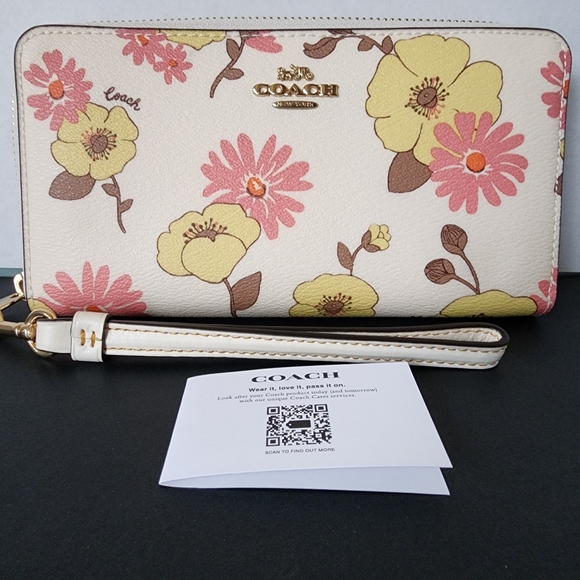 ✨️NWOT✨️ Coach Accordian Zip Long Wallet W Wristlet Strap, Floral, 2023, $298 - Picture 3 of 8